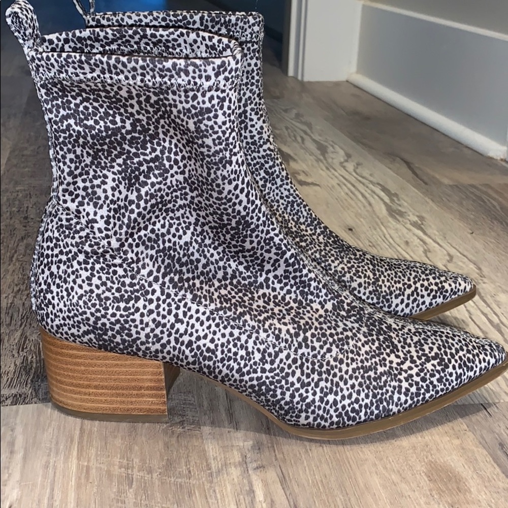 Ankle booties